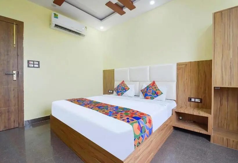 デラックスルーム, Fabhotel Madhav