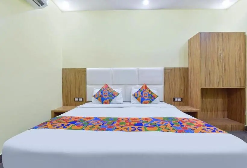 デラックスルーム, Fabhotel Madhav