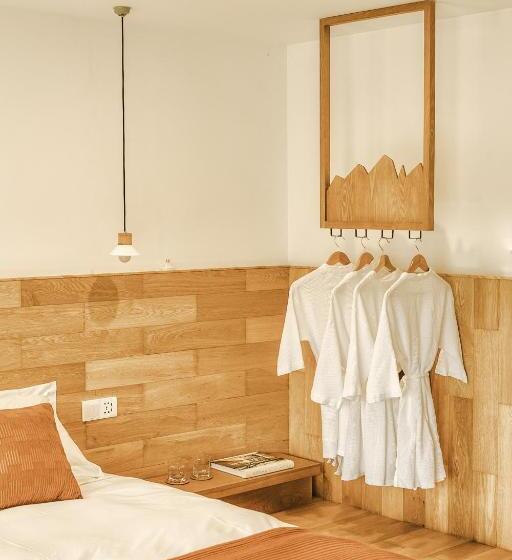 غرفة عائلية مطلّة علي الجبل, Moganshan Spring Mountain View B&b