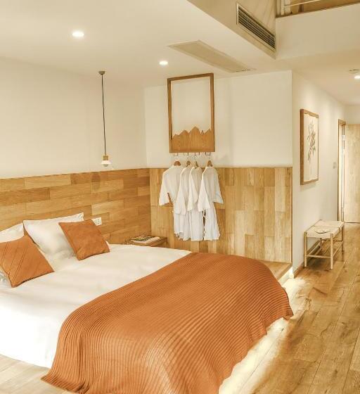 غرفة عائلية مطلّة علي الجبل, Moganshan Spring Mountain View B&b