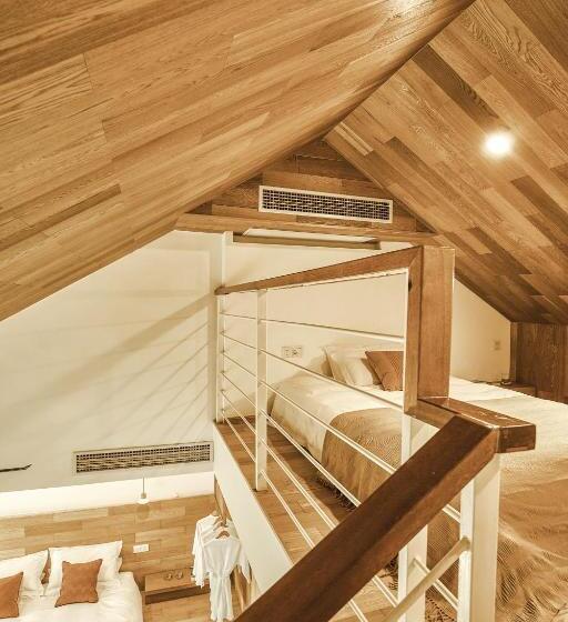 غرفة عائلية مطلّة علي الجبل, Moganshan Spring Mountain View B&b