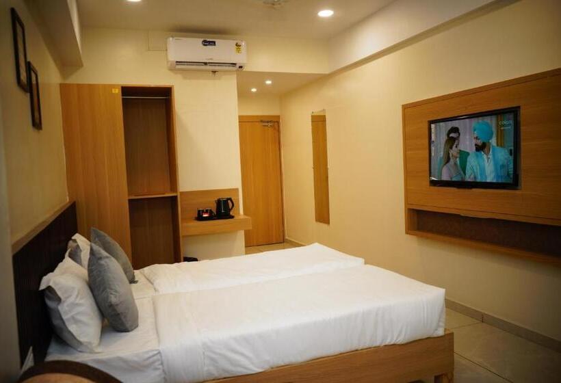 غرفة ديلوكس, Signum Cityscapes Landmark, Dahej