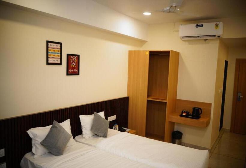 Номер Deluxe, Signum Cityscapes Landmark, Dahej