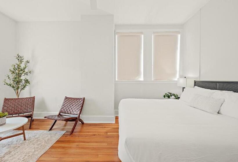 キングサイズベッドのスーペリアルーム, The Mckey