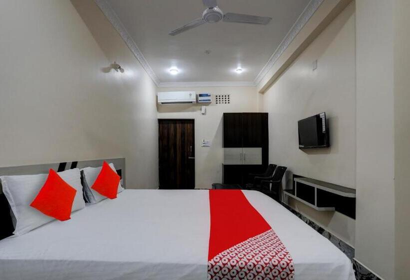 غرفة كلاسيكية ثلاثية, Oyo Flagship Hotel Divine Inn