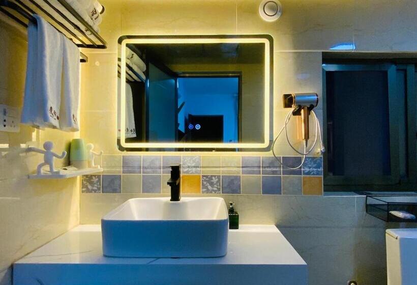 غرفة قياسية مزوَّدة بشُرفة, Dali Ancient City Rain Inn