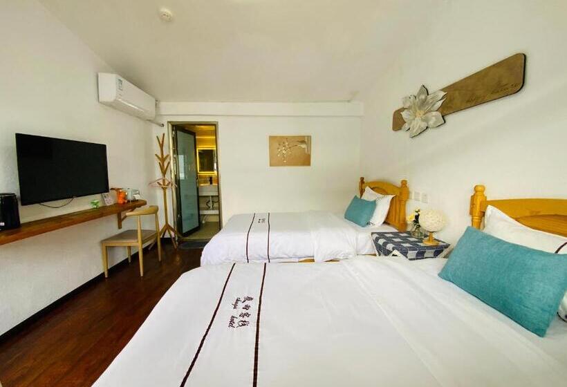 غرفة قياسية مزوَّدة بشُرفة, Dali Ancient City Rain Inn