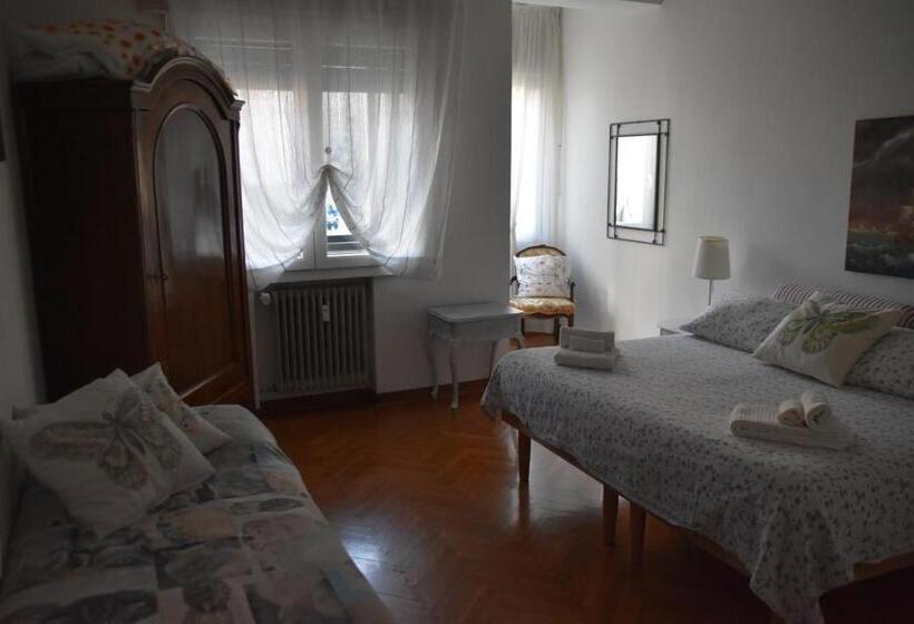 اتاق استاندارد سه نفره, Residenza Delle Farfalle Tripla Con Bagno Privato E Matrimoniale Con Bagno Condiviso