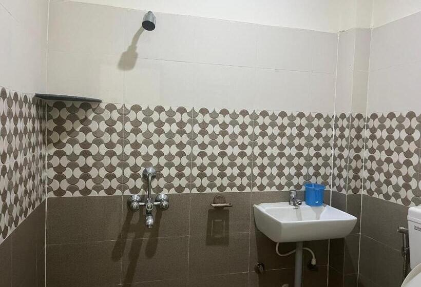 غرفة قياسية, Shubham House