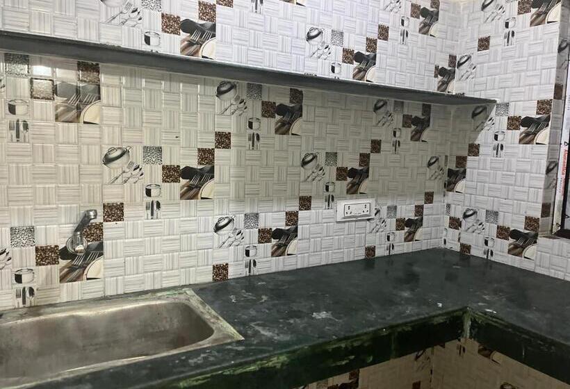 غرفة ديلوكس مزودة بشرفة, Shubham House