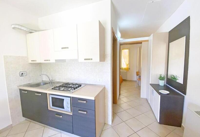 דירת חדר, Residence With Swimming Pool In Mazzanta Just 600 Meters From The Beach