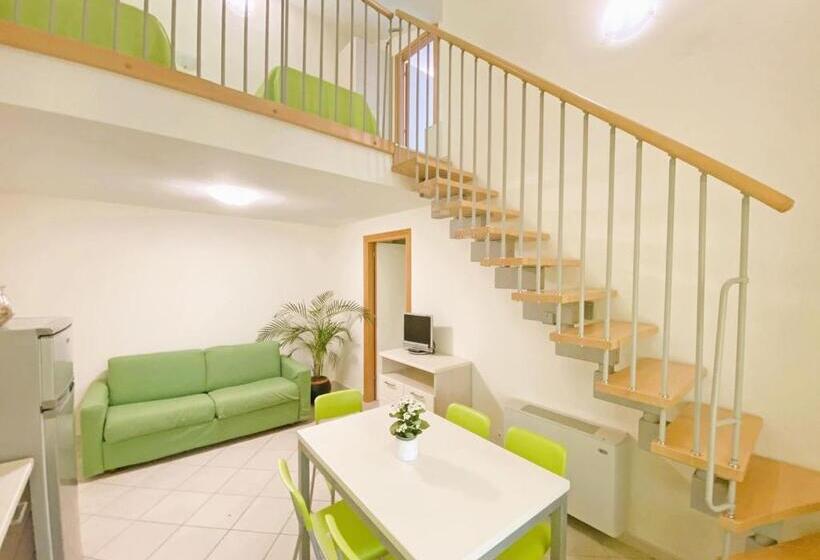 חדר דופלקס, Residence With Swimming Pool In Mazzanta Just 600 Meters From The Beach