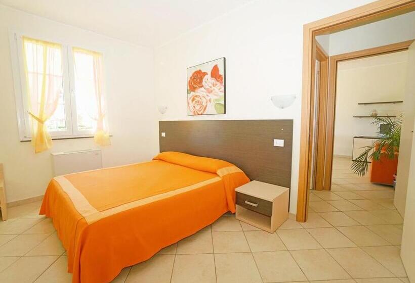 דירת חדר, Residence With Swimming Pool In Mazzanta Just 600 Meters From The Beach