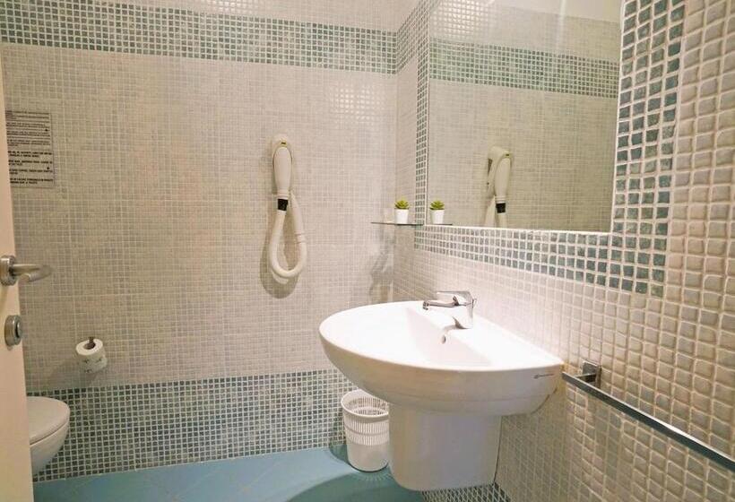 דירת שני חדרים, Residence With Swimming Pool In Mazzanta Just 600 Meters From The Beach