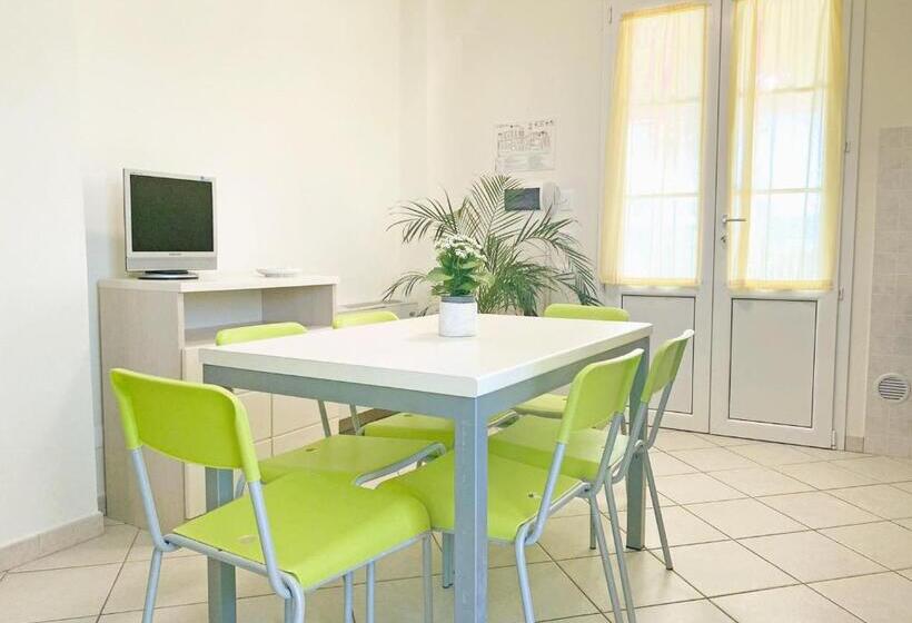 דירת שני חדרים, Residence With Swimming Pool In Mazzanta Just 600 Meters From The Beach