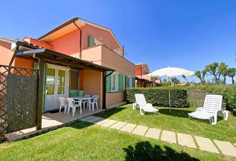 带2个卧室的公寓, Residence With Swimming Pool In Mazzanta Just 600 Meters From The Beach