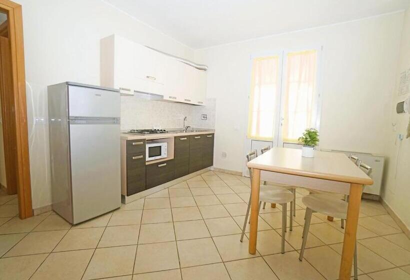 דירת חדר, Residence With Swimming Pool In Mazzanta Just 600 Meters From The Beach