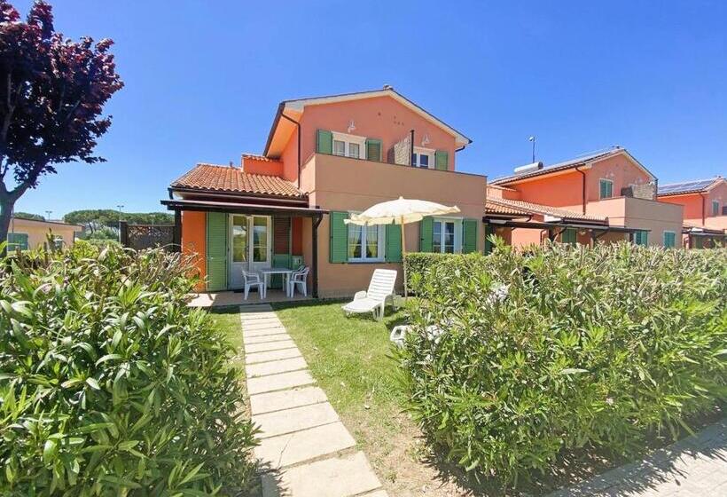 带2个卧室的公寓, Residence With Swimming Pool In Mazzanta Just 600 Meters From The Beach