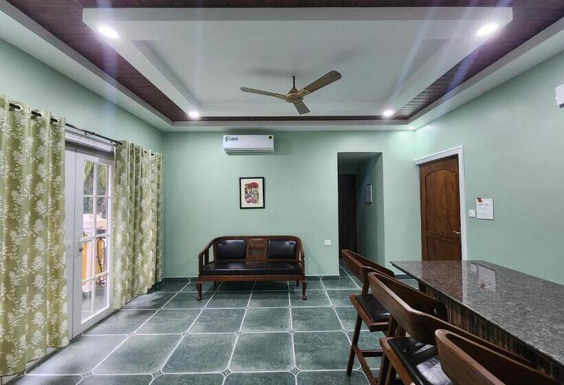 شقة غرفة واحدة, The Royal Oasis Goa