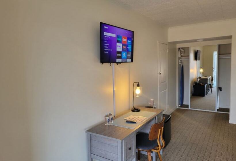 带2个双人床的标准工作室, Circle Hotel Fairfield