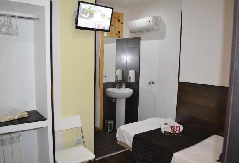 اتاق استاندارد یک نفره, Hostal El Brezo