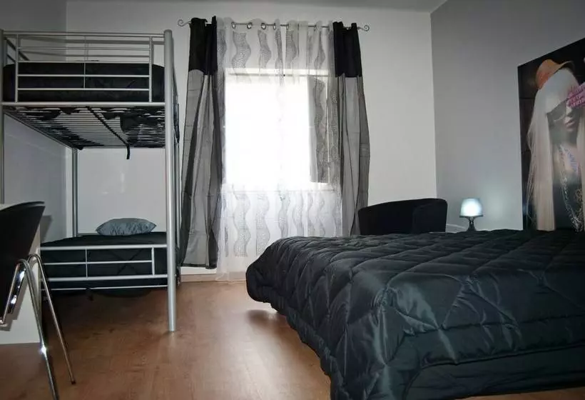 スタンダードルーム, D. Dinis Low Cost Hostel
