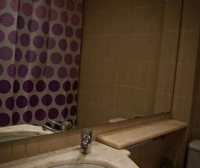 Номер Стандарт, D. Dinis Low Cost Hostel