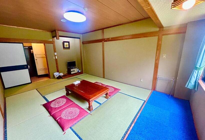 اتاق استاندارد با سرویس بهداشتی مشترک, Hakuba Park