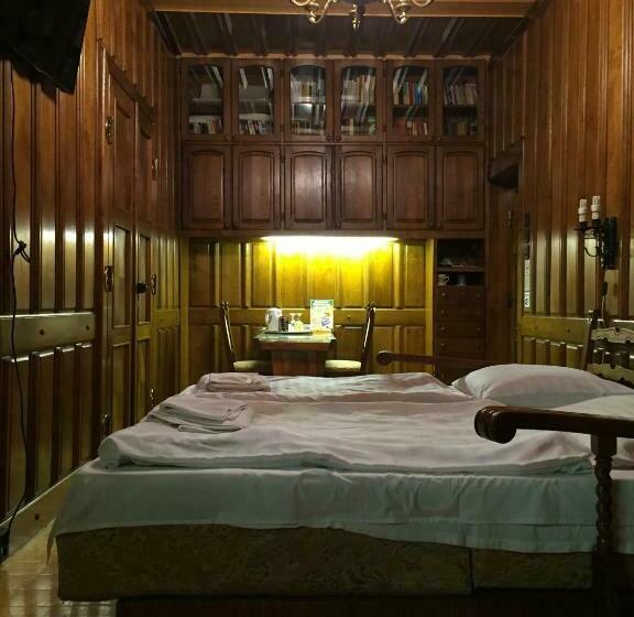 آپارتمان اجرایی 1 خوابه, Kalmár Panzió