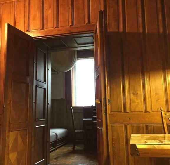 آپارتمان اجرایی 1 خوابه, Kalmár Panzió