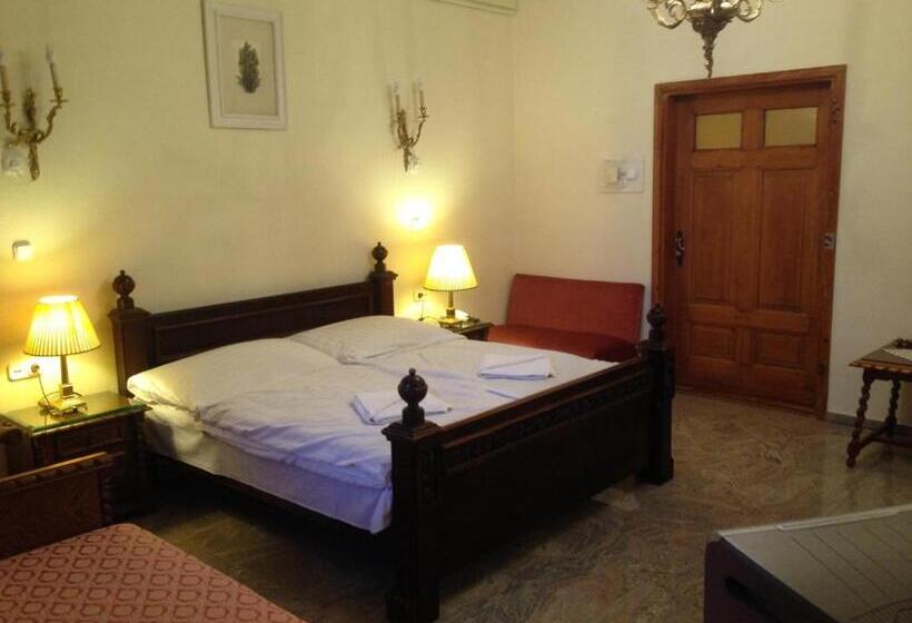 Comfort room with garden view, Kalmár Panzió