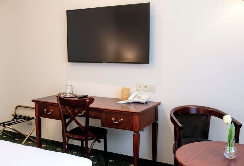 Quarto Deluxe, Klub Sosnowy