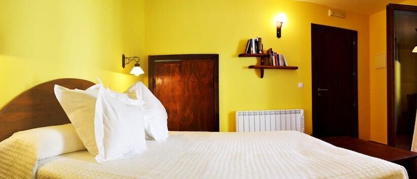 Comfort room with balcony, La Posada De Quijada