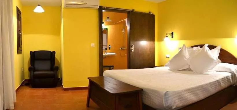 Comfort room with balcony, La Posada De Quijada