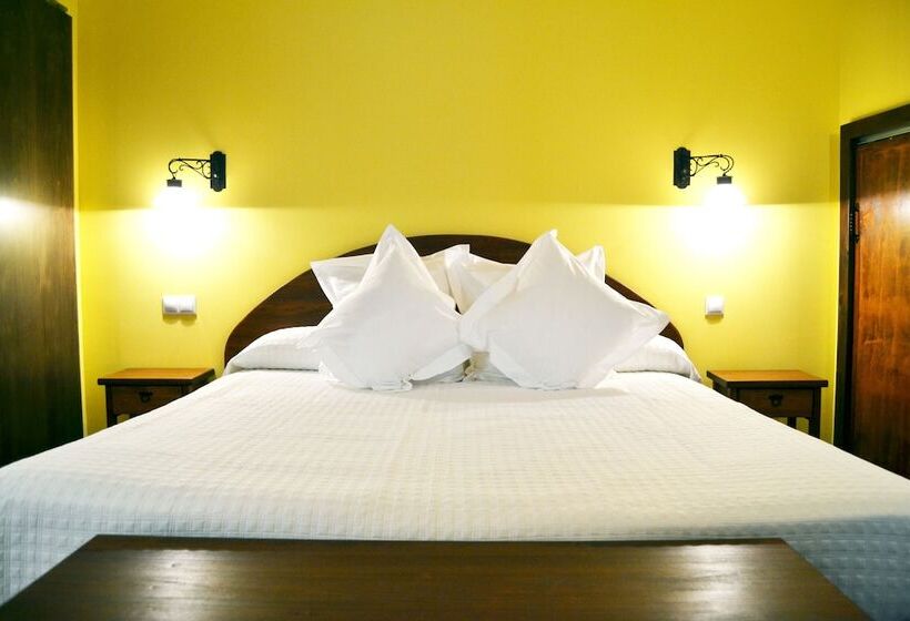 Comfort room with balcony, La Posada De Quijada