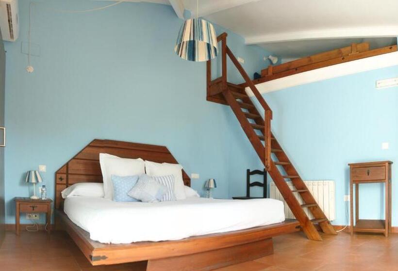 Comfort room with balcony, La Posada De Quijada