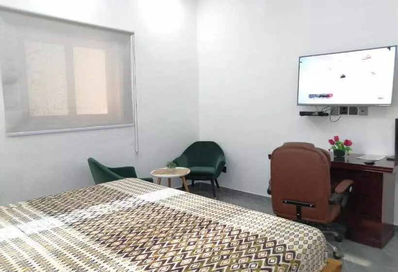 اتاق سوپریور با تخت بزرگ, Marys Guest House