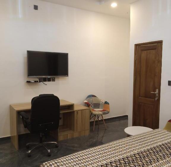 חדר סופריור עם מיטת קינג, Marys Guest House