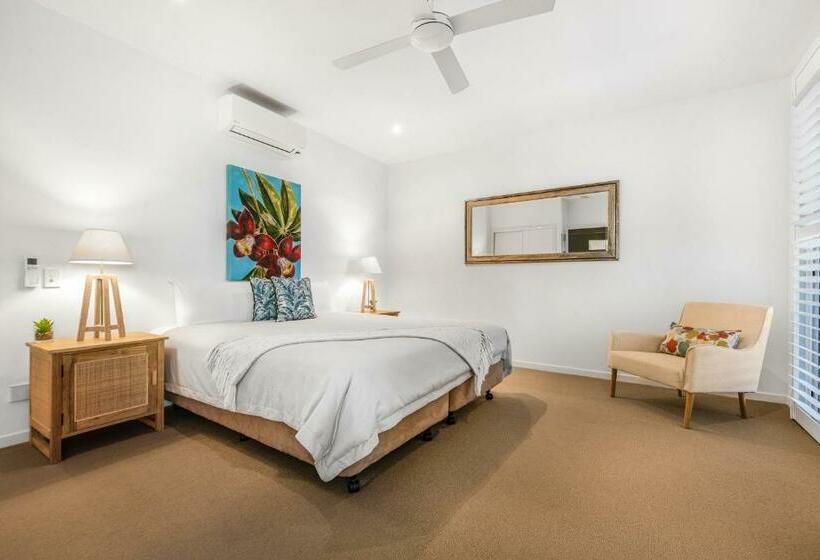 2 Bedroom Apartment with Views, Metzo Noosa Resort