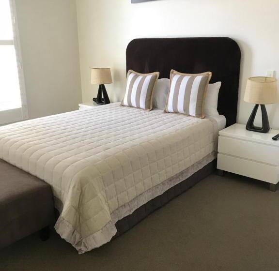 2 Bedroom Apartment with Views, Metzo Noosa Resort