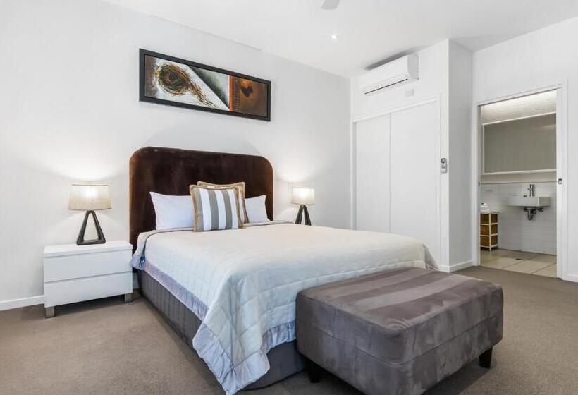 2 Bedroom Apartment with Views, Metzo Noosa Resort