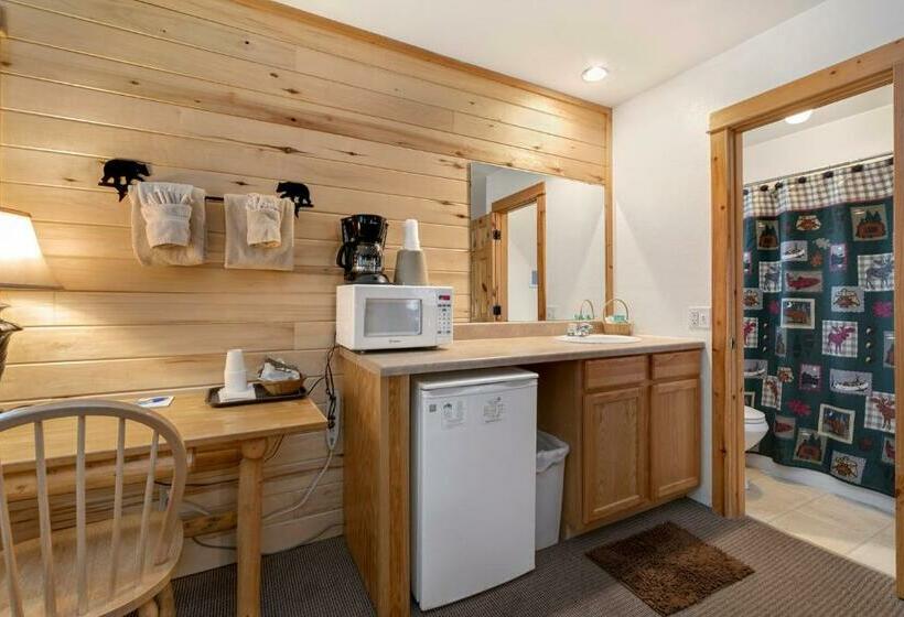 패밀리 룸, Nicky's Resort