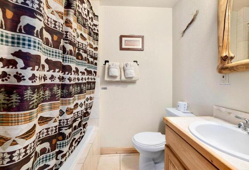 스탠다드 스튜디오 킹침대, Nicky's Resort