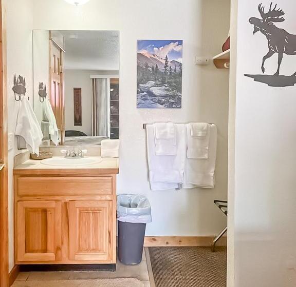 스탠다드 룸 킹사이즈 침대, Nicky's Resort