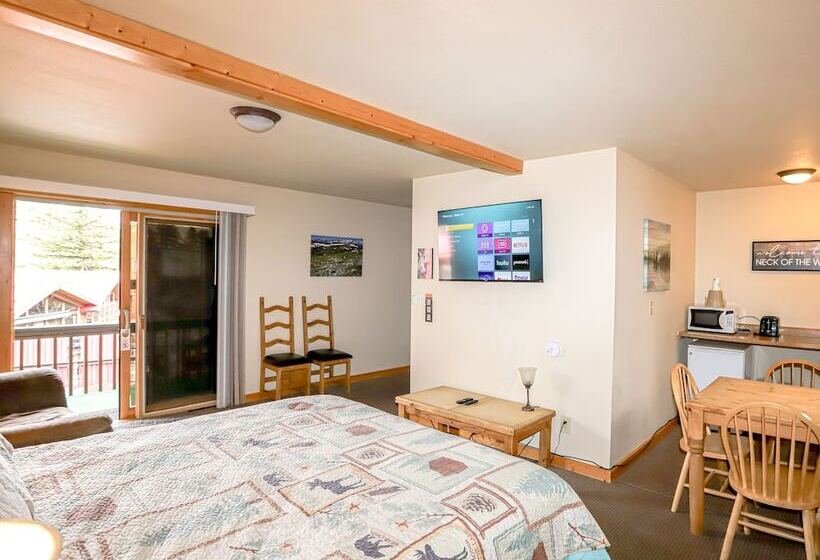 Люкс Deluxe 2 Спальни, Nicky's Resort