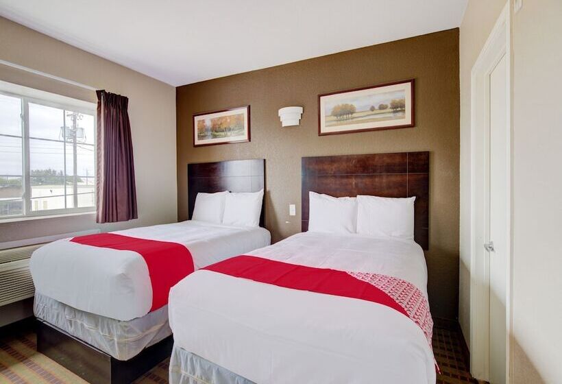 غرفه قياسيه سريرين مزدوجين, Dilley Grand