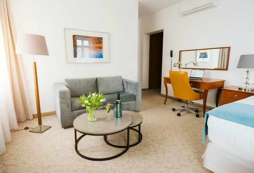 اتاق لوکس, śródka Boutique