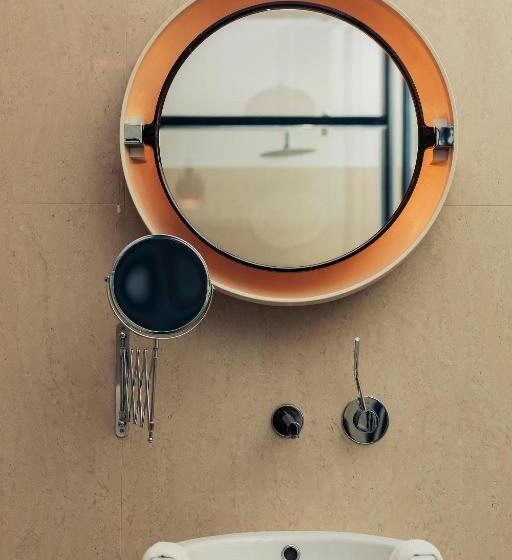 اتاق لوکس با چشمانداز باغ, Rosa Et Al Townhouse