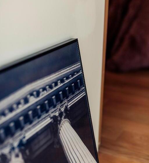 اتاق لوکس با چشمانداز باغ, Rosa Et Al Townhouse