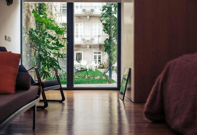 اتاق لوکس با چشمانداز باغ, Rosa Et Al Townhouse